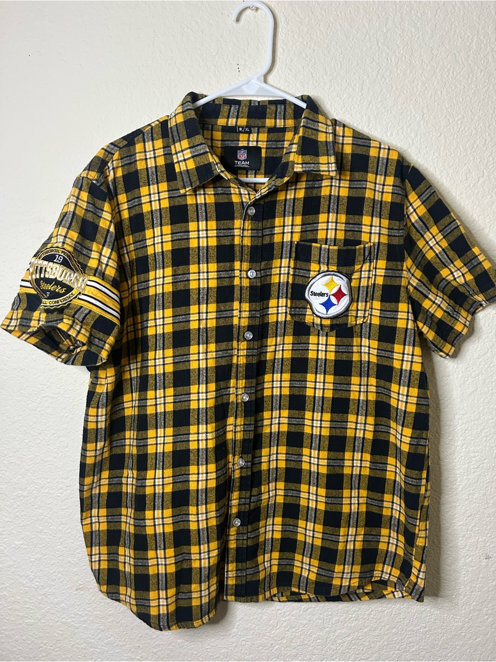 NFL‎ Team Apparel Yellow & Black Steelers Pittsburgh Plaid Short-Sleeve Shirt XL